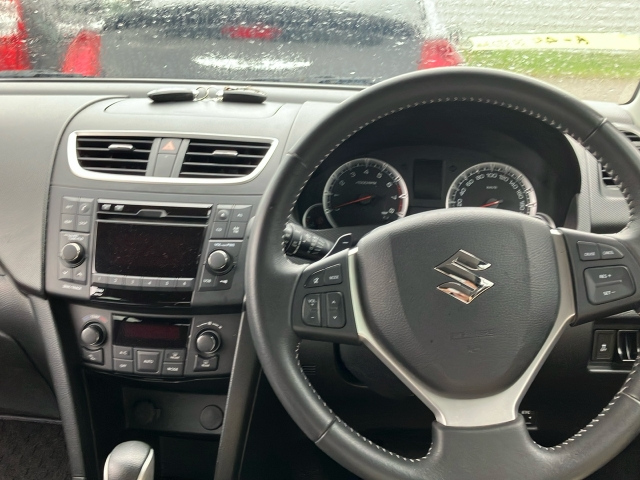 SUZUKI SWIFT 2015