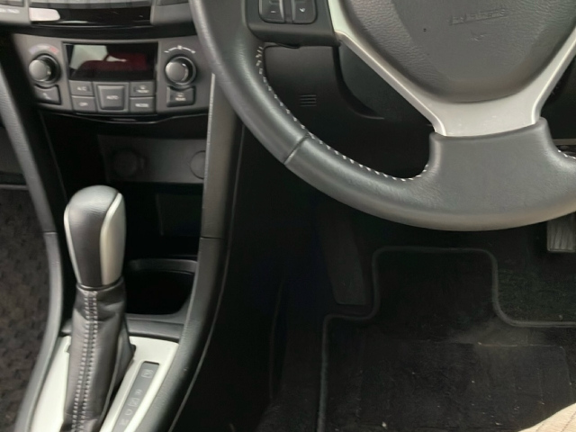 SUZUKI SWIFT 2015
