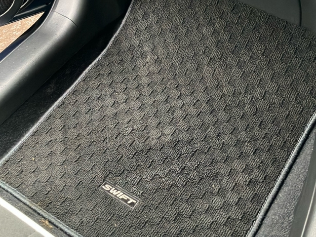 SUZUKI SWIFT 2015