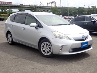 TOYOTA PRIUS ALPHA 2014