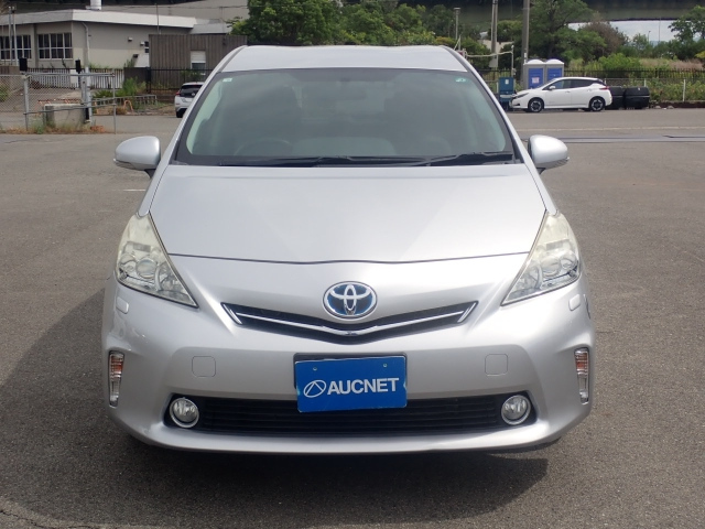 TOYOTA PRIUS ALPHA 2014