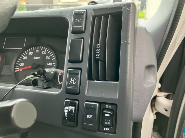 MAZDA TITAN 2018