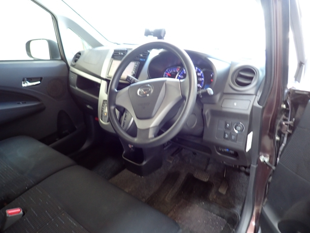 DAIHATSU MOVE 2014