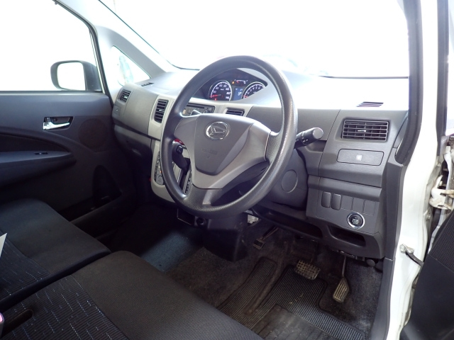 DAIHATSU MOVE 2011