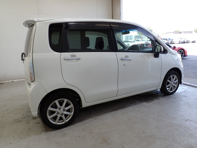 DAIHATSU MOVE 2011