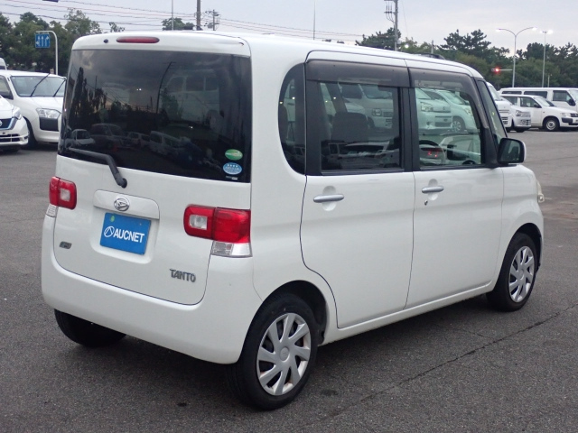 DAIHATSU TANTO 2012
