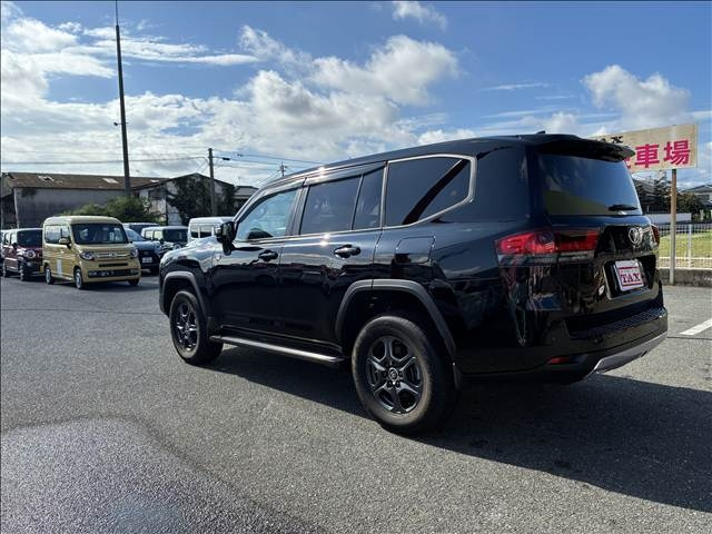 TOYOTA LAND CRUISER 2023