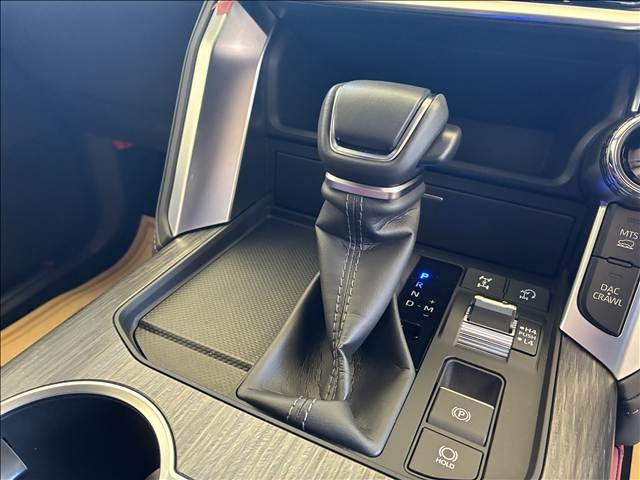 TOYOTA LAND CRUISER 2023