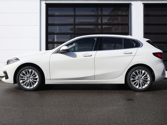 BMW 1 SERIES 2024