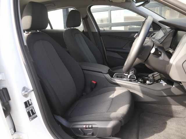 BMW 1 SERIES 2024