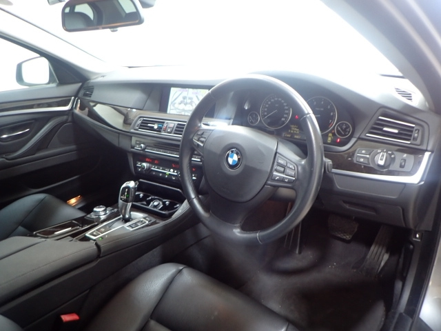 BMW 5 SERIES 2010