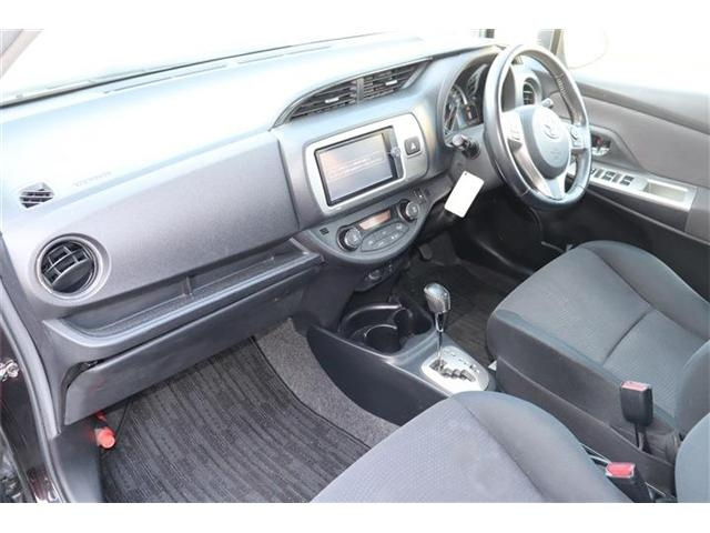 TOYOTA VITZ 2014