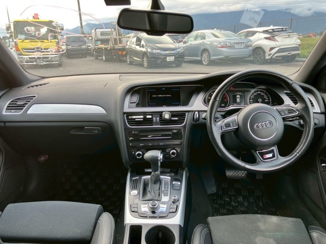 AUDI A4 2015