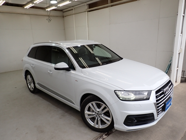 AUDI Q7 2019