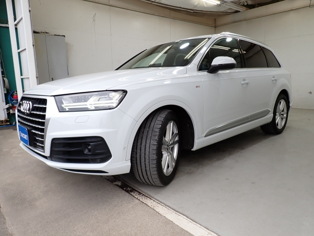 AUDI Q7 2019