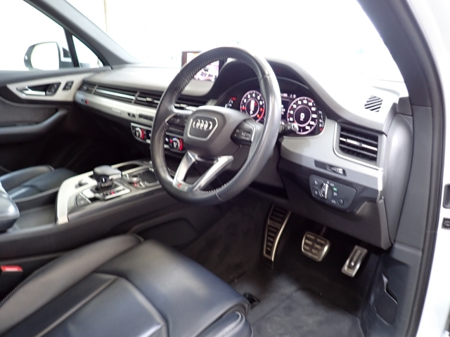 AUDI Q7 2019