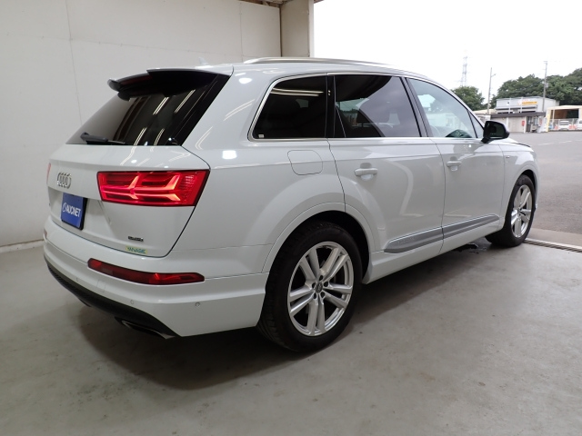 AUDI Q7 2019