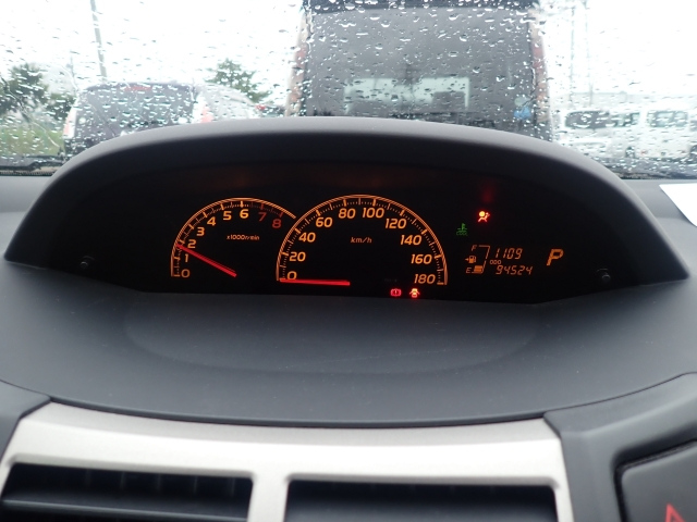 TOYOTA VITZ 2008