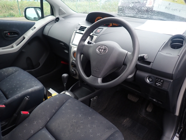TOYOTA VITZ 2008