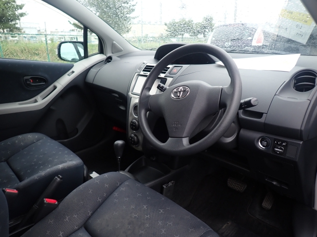 TOYOTA VITZ 2008