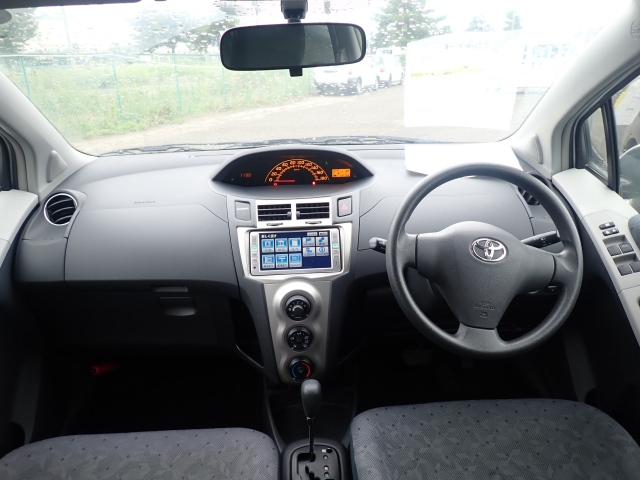 TOYOTA VITZ 2008