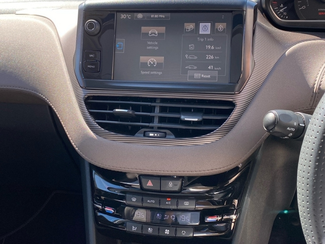 PEUGEOT 2008 2015