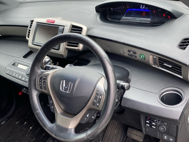 HONDA FREED 2012