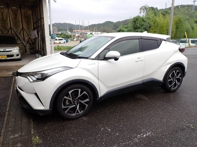 TOYOTA C-HR 2017