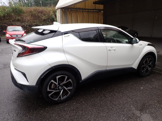 TOYOTA C-HR 2017