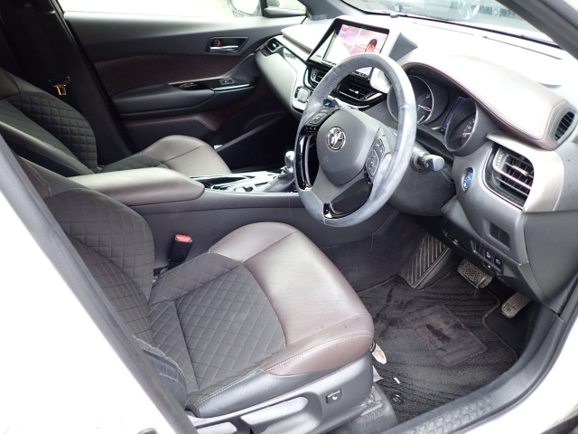 TOYOTA C-HR 2017