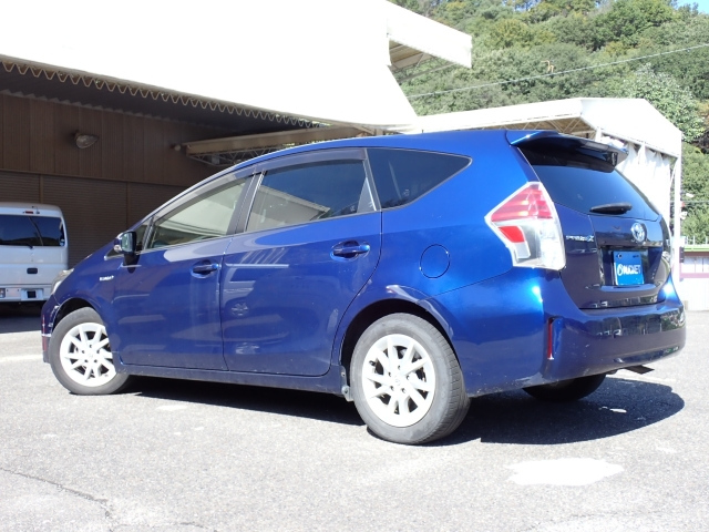 TOYOTA PRIUS ALPHA 2015