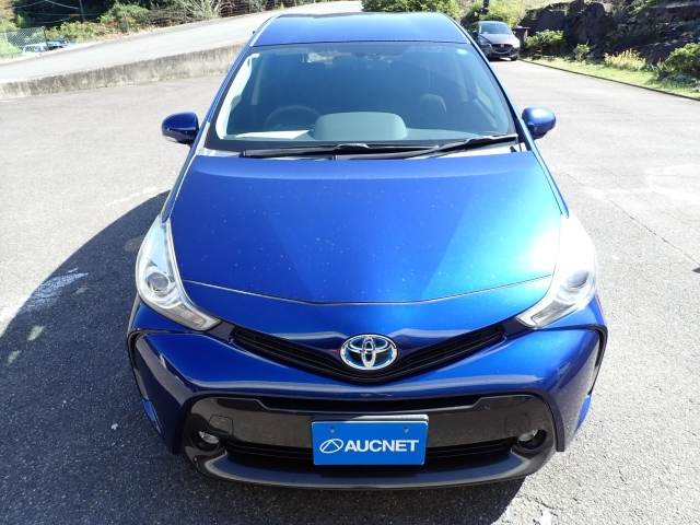 TOYOTA PRIUS ALPHA 2015