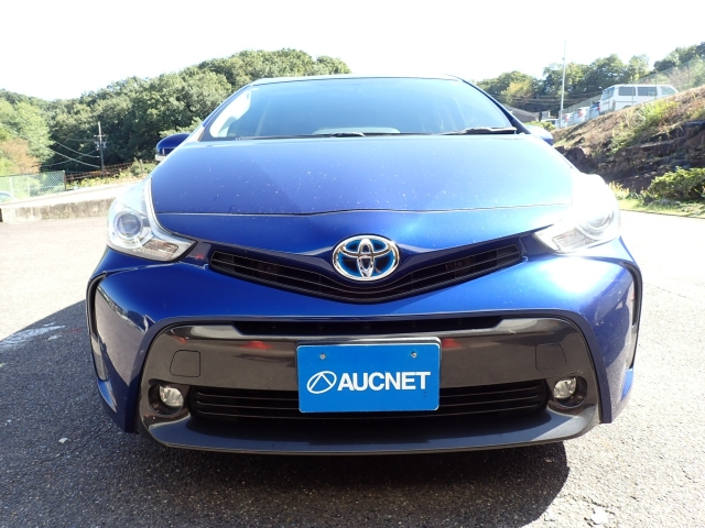 TOYOTA PRIUS ALPHA 2015