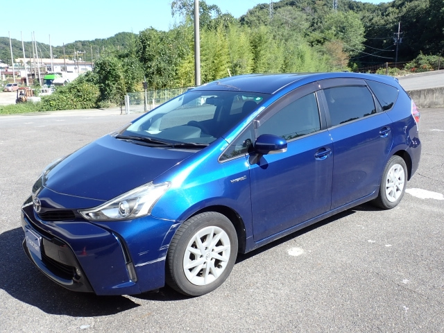 TOYOTA PRIUS ALPHA 2015