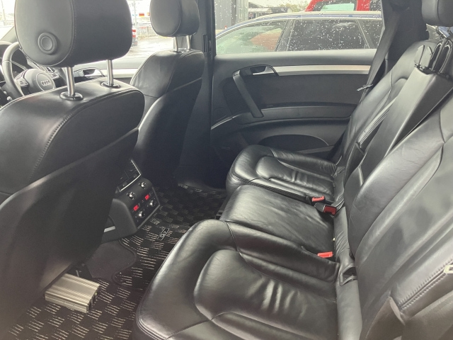 AUDI Q7 2012