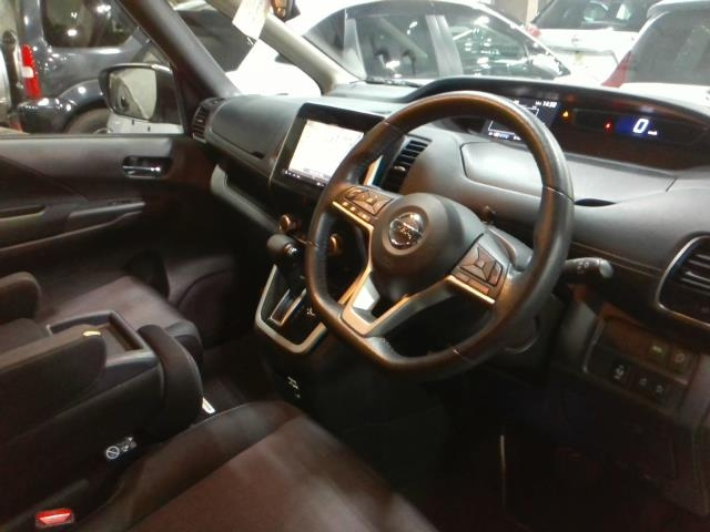 NISSAN SERENA 2018