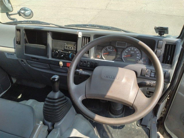 ISUZU ELF 2016