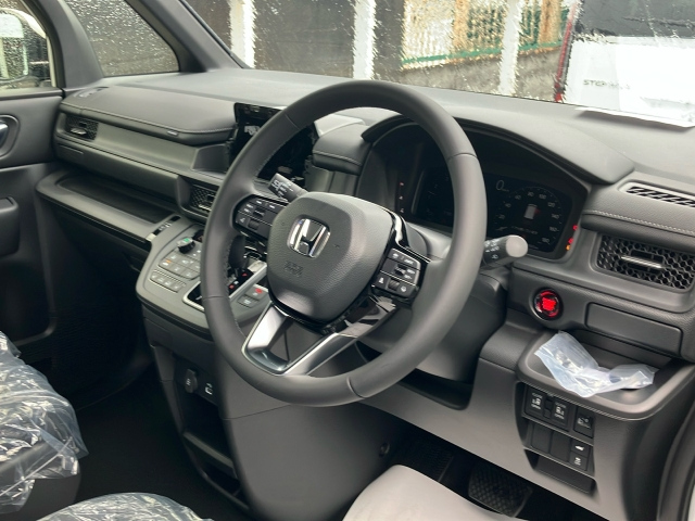 HONDA STEP WAGON 2025