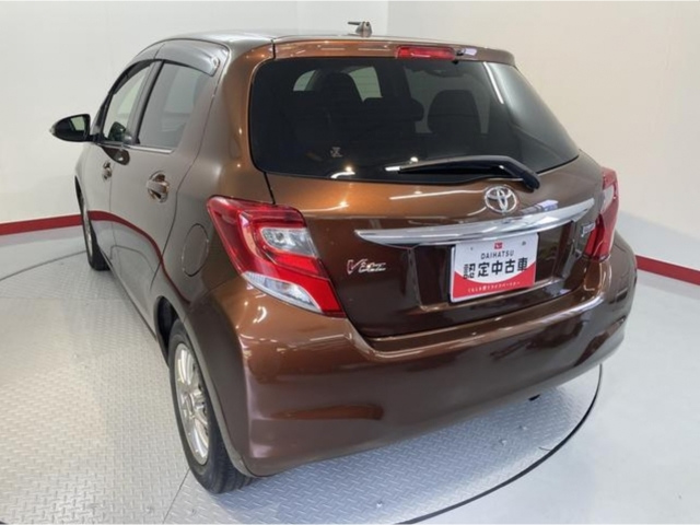 TOYOTA VITZ 2014