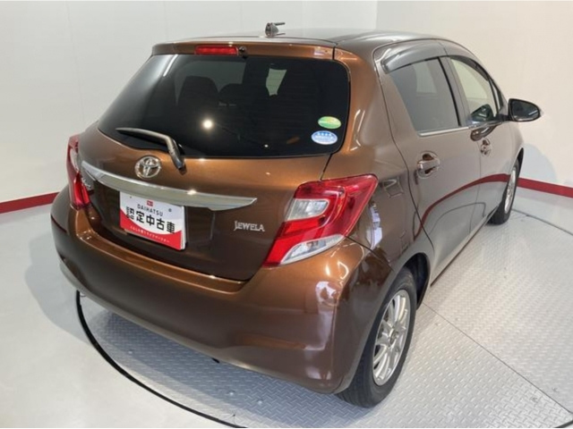 TOYOTA VITZ 2014