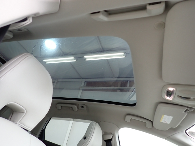 VOLVO V40 2013