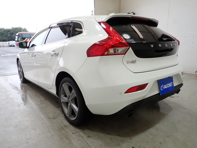 VOLVO V40 2013