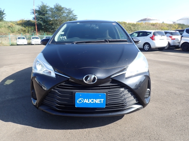 TOYOTA VITZ 2017