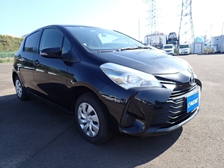 TOYOTA VITZ 2017