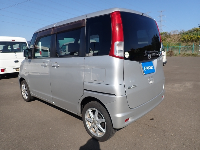 NISSAN ROOX 2010
