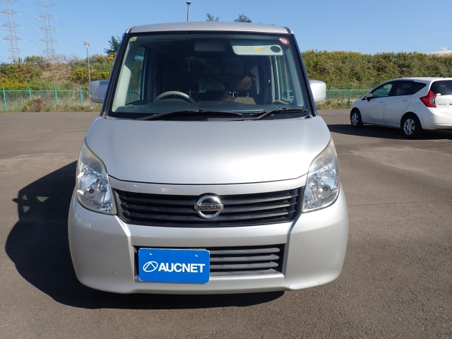 NISSAN ROOX 2010