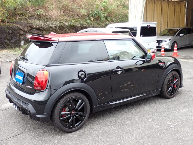BMW MINI 2022