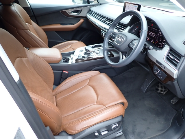 AUDI Q7 2017