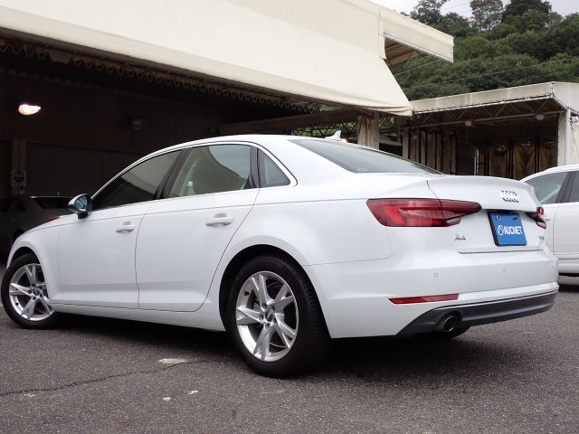 AUDI A4 2018