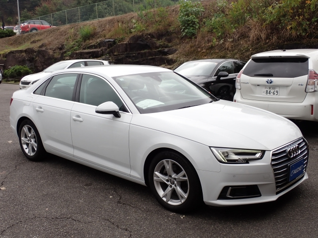 AUDI A4 2018
